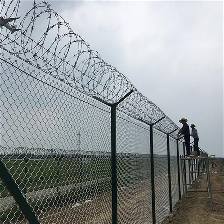 鋁包鋼機(jī)場圍網(wǎng)圖片2
