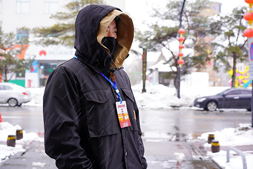 春雪中的守望者：疫情不除，我們不散