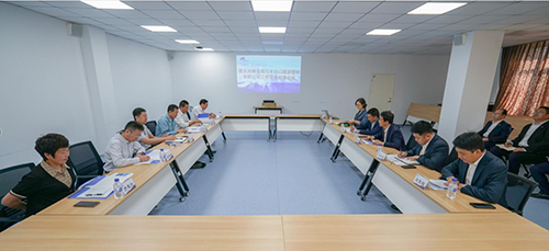 省森工集團(tuán)露水河林業(yè)局與長(zhǎng)白山旅游股份有限公司就森林旅游、促進(jìn)林業(yè)轉(zhuǎn)型升級(jí)開展業(yè)務(wù)對(duì)接