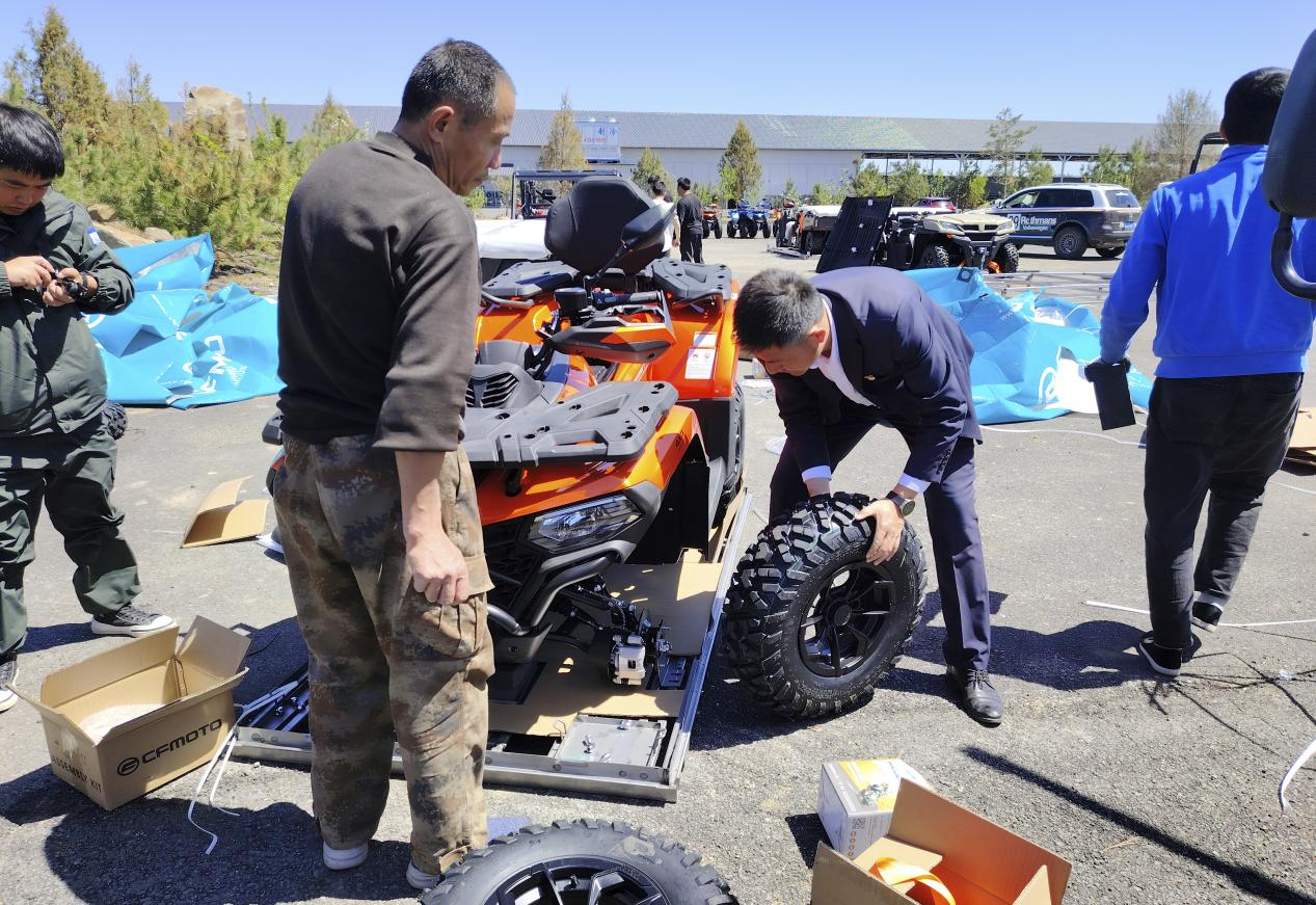 城區(qū)運營黨支部開展“我是黨員我?guī)ь^、立足崗位做貢獻(xiàn)”主題黨日活動